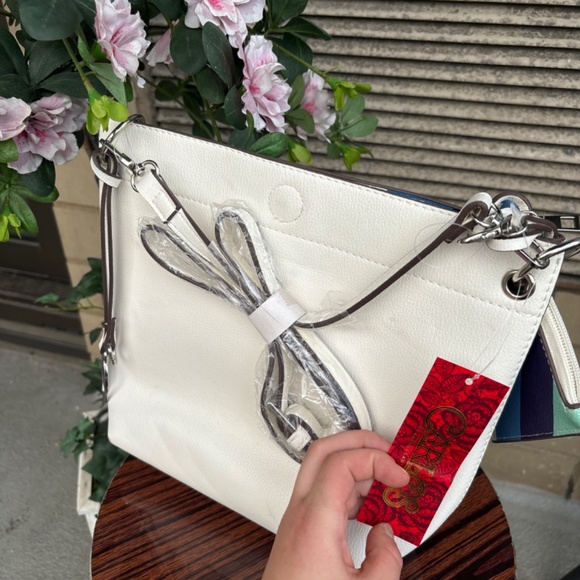 NWT Carlos Santana White Leather bag - Picture 5 of 5